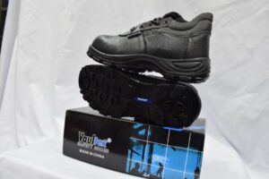 Vaultex safety shoes