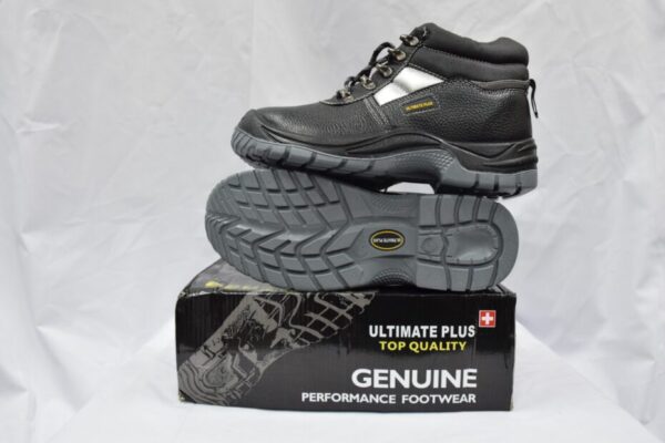 WhatsApp-Image-2025-10-21-at-09.09.30-2-1-930x620-1.jpeg Ultimate plus safety shoe